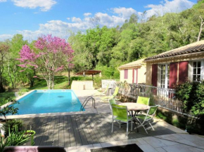 Villa charmante à Lorgues avec piscine partagée